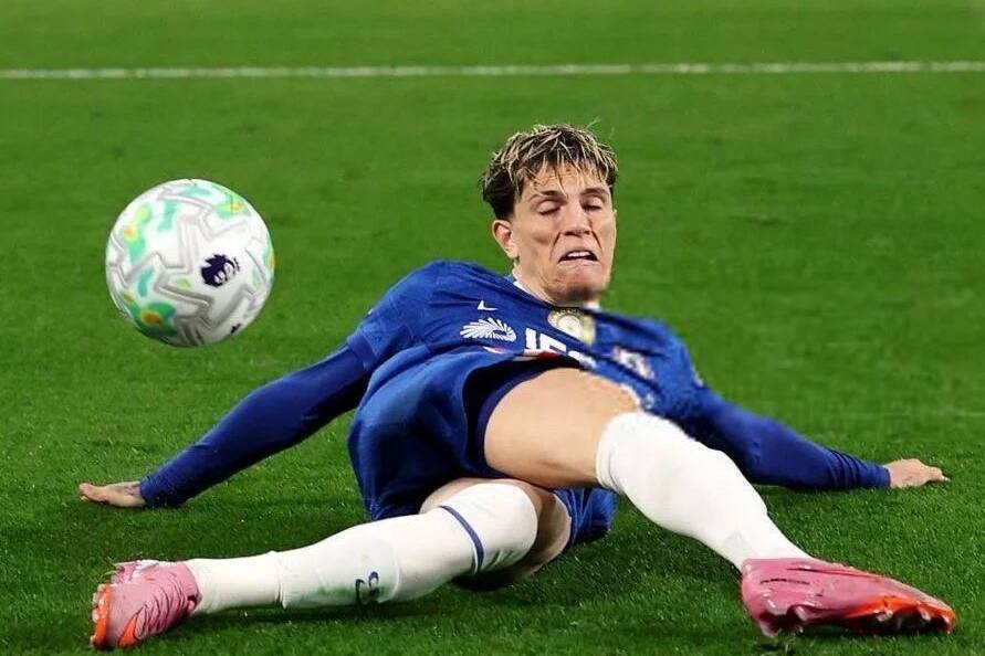 曼联接到加纳乔4000万报价时拉爵笑不拢嘴！态度能力都差，切尔西队友怒骂